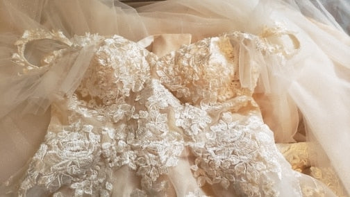 maoxiangshop Sexy Sweetheart A Line Wedding Dresses Off Shoulder Champagne Liner Tulle Appliques Sleeveless Bridal Gowns Womens Formal