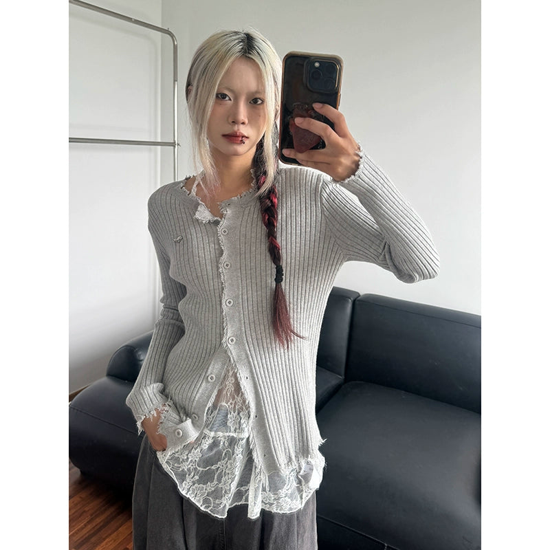 wears a long-sleeved knitted cardigan over the shoulders for women's autumn new slim-fitting undershirt temperament top