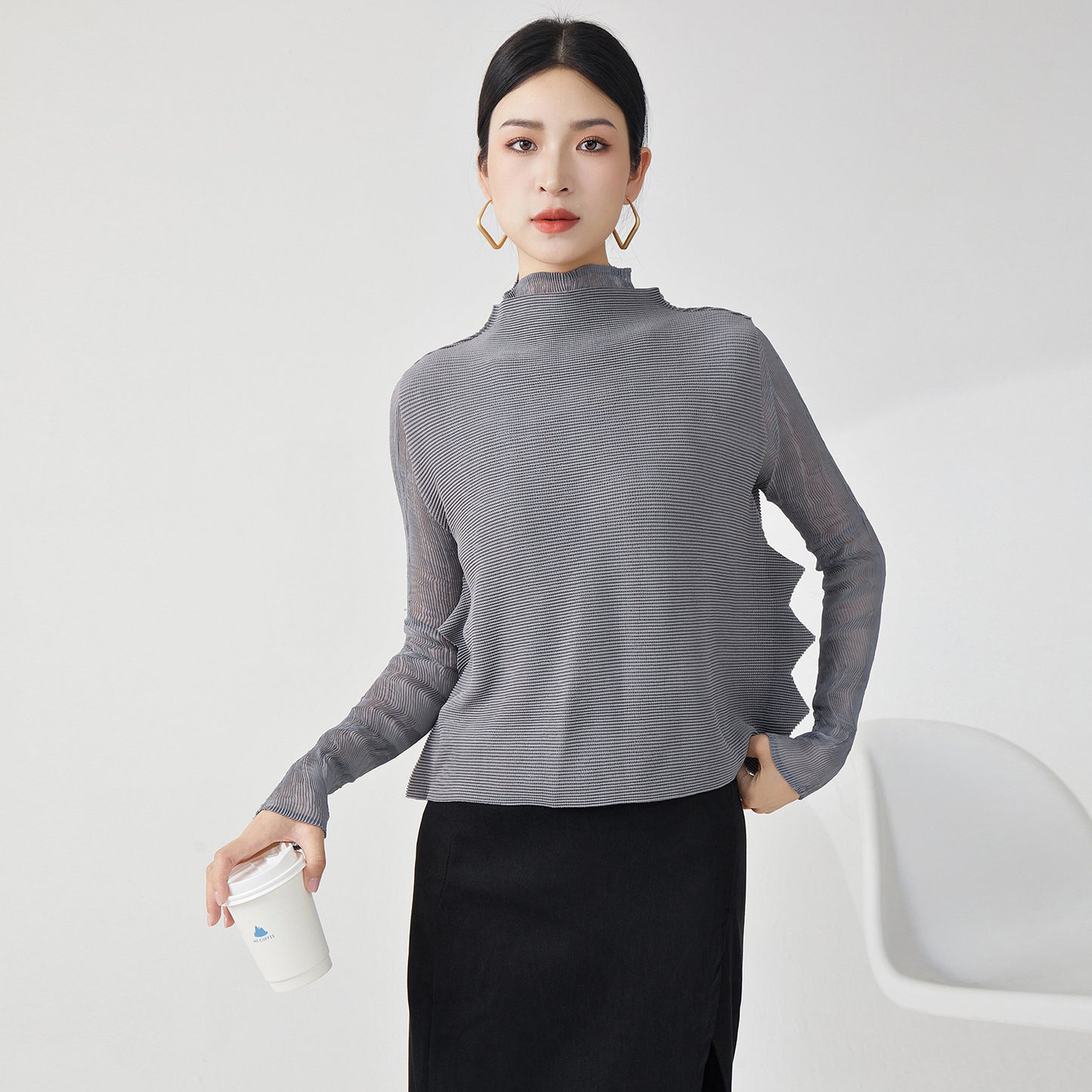 2025 Early autumn high-end top temperament semi-turtleneck irregular vest design niche versatile T-shirt