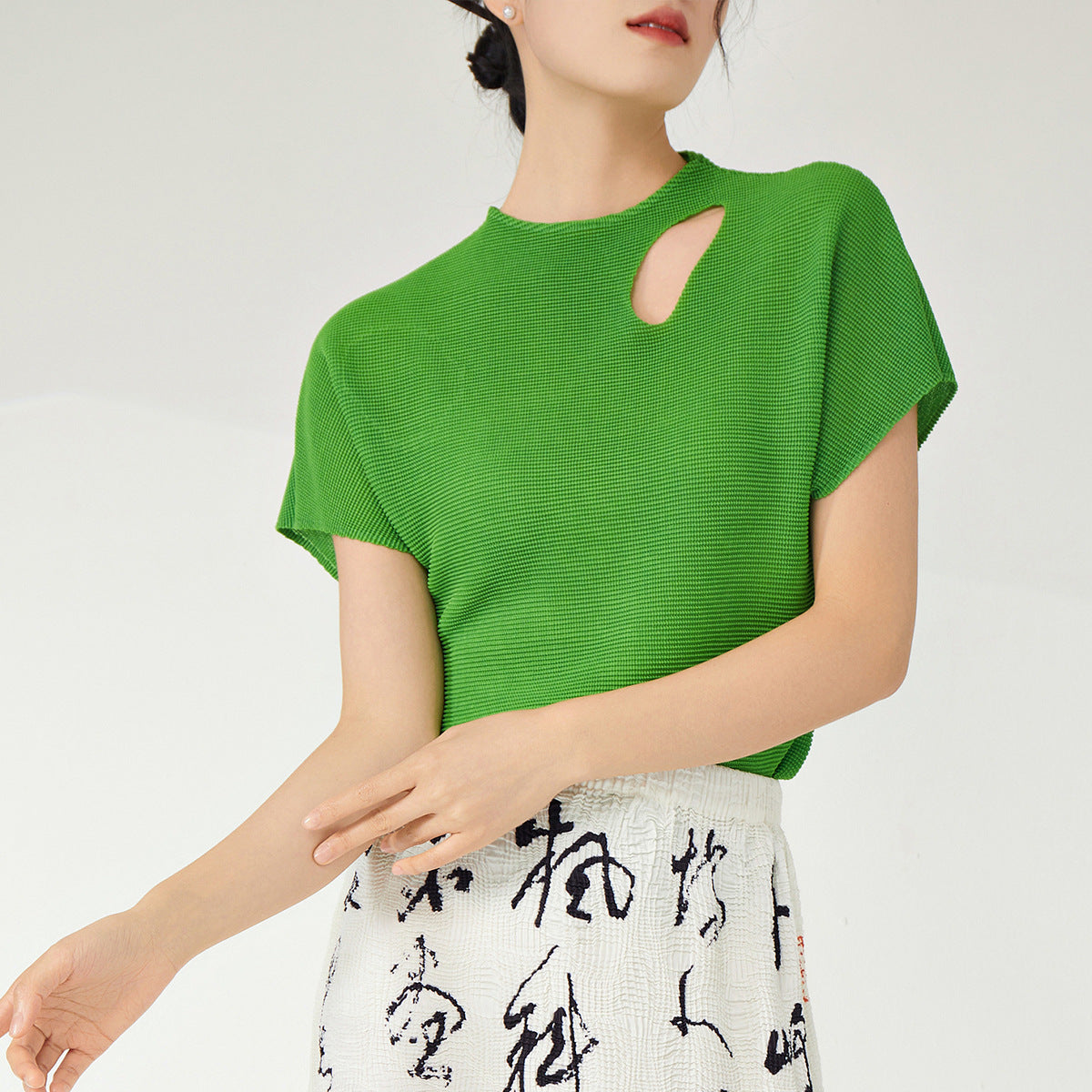 2025 Women's Superior Summer Short Sleeve Solid Color Loose and Simple Versatile Clavicle Character Pullover T-shirt Top