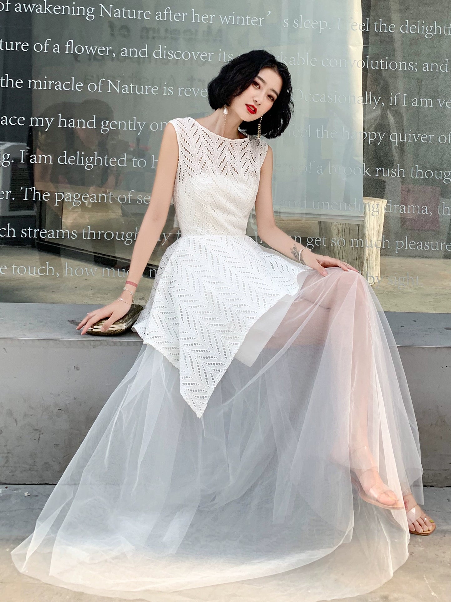 Small white evening dress skirt women can usually wear banquet temperament celebrity light luxury long style simple generous high sense autumn