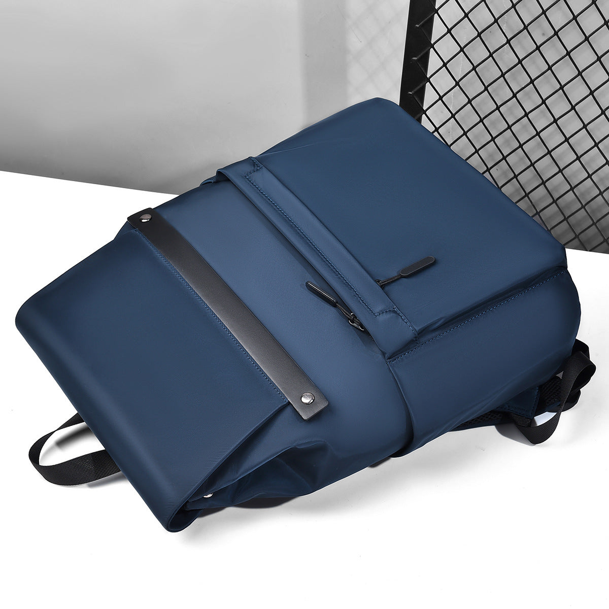 2025 New fashion casual backpack backpack men's high-end commuting computer bag large capacity simple casual bag men