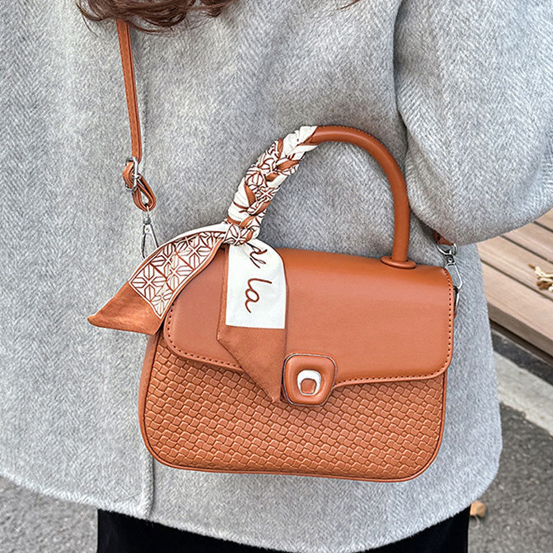 2025 Crossbody bag high-end light luxury handbag women's new fashion simple saddle bag versatile commuter women's shoulder bag