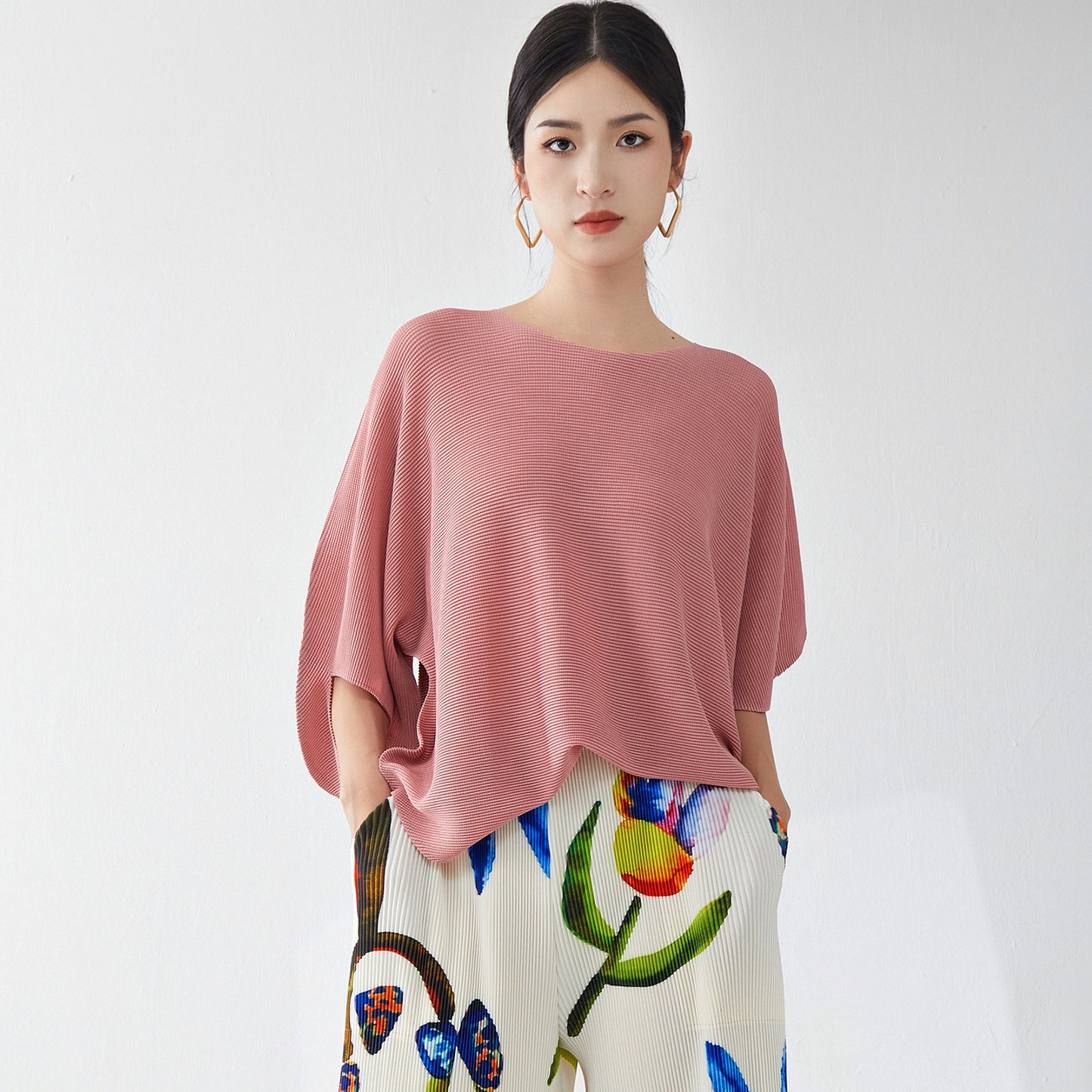 2025 Fashion women's clothing large-size women's t-shirt design sense niche loose bat sleeves simple and versatile casual top