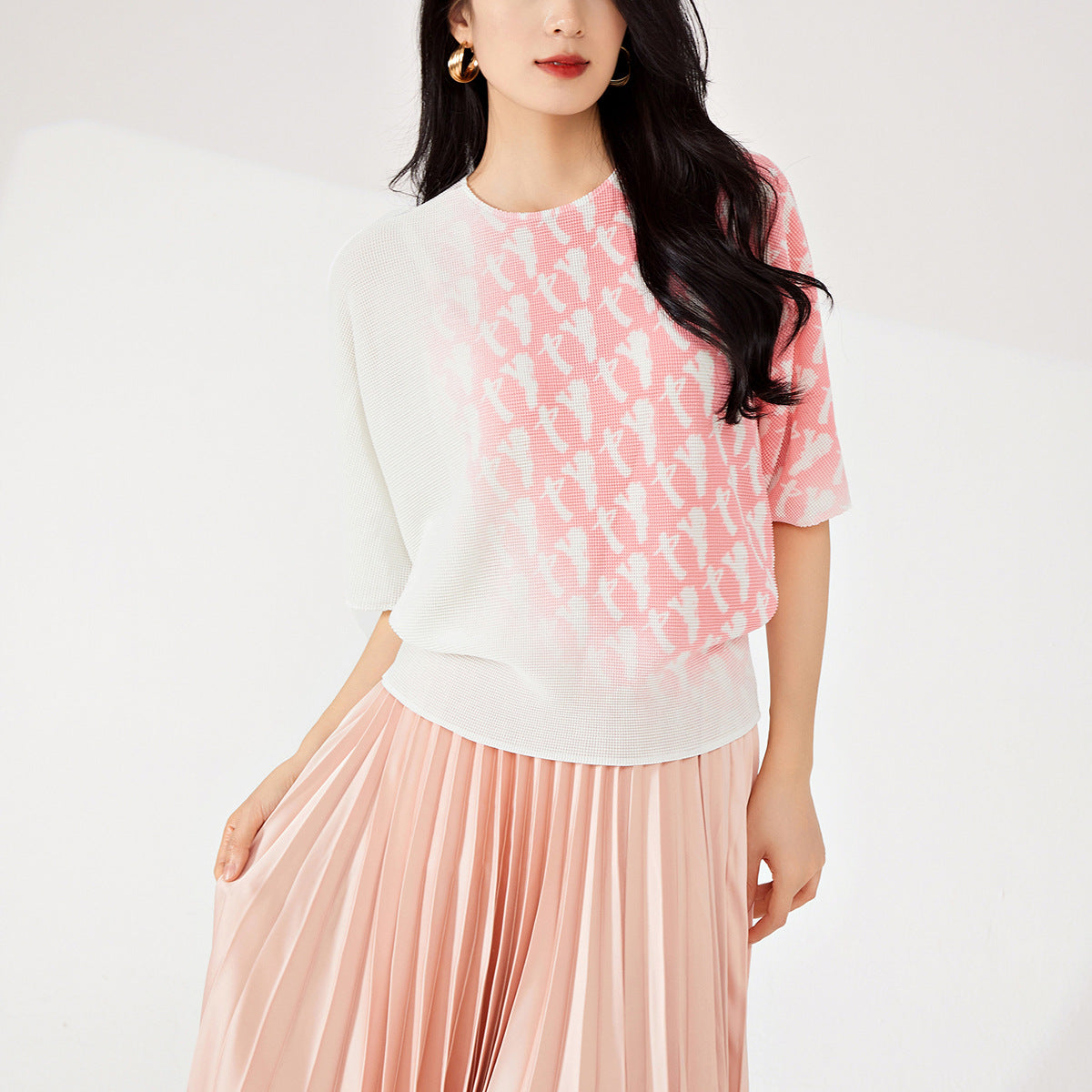2025 Fashion knitted sweater women's single-piece printed bat sleeve loose large size meat-covering pullover top