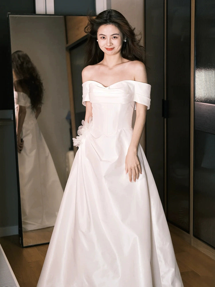 White satin one-word shoulder evening dress women's new high-end texture engagement high-end light luxury niche dress