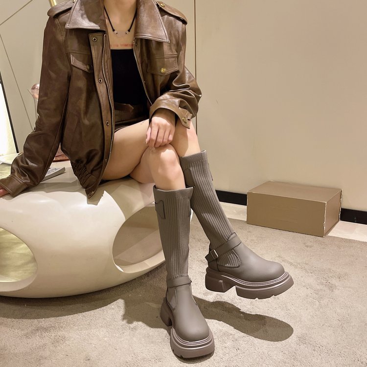 2025 Thick-soled thin round-headed high boots for women's 24 autumn and winter new models run wild Xinjiang is not tired of feet Western boots