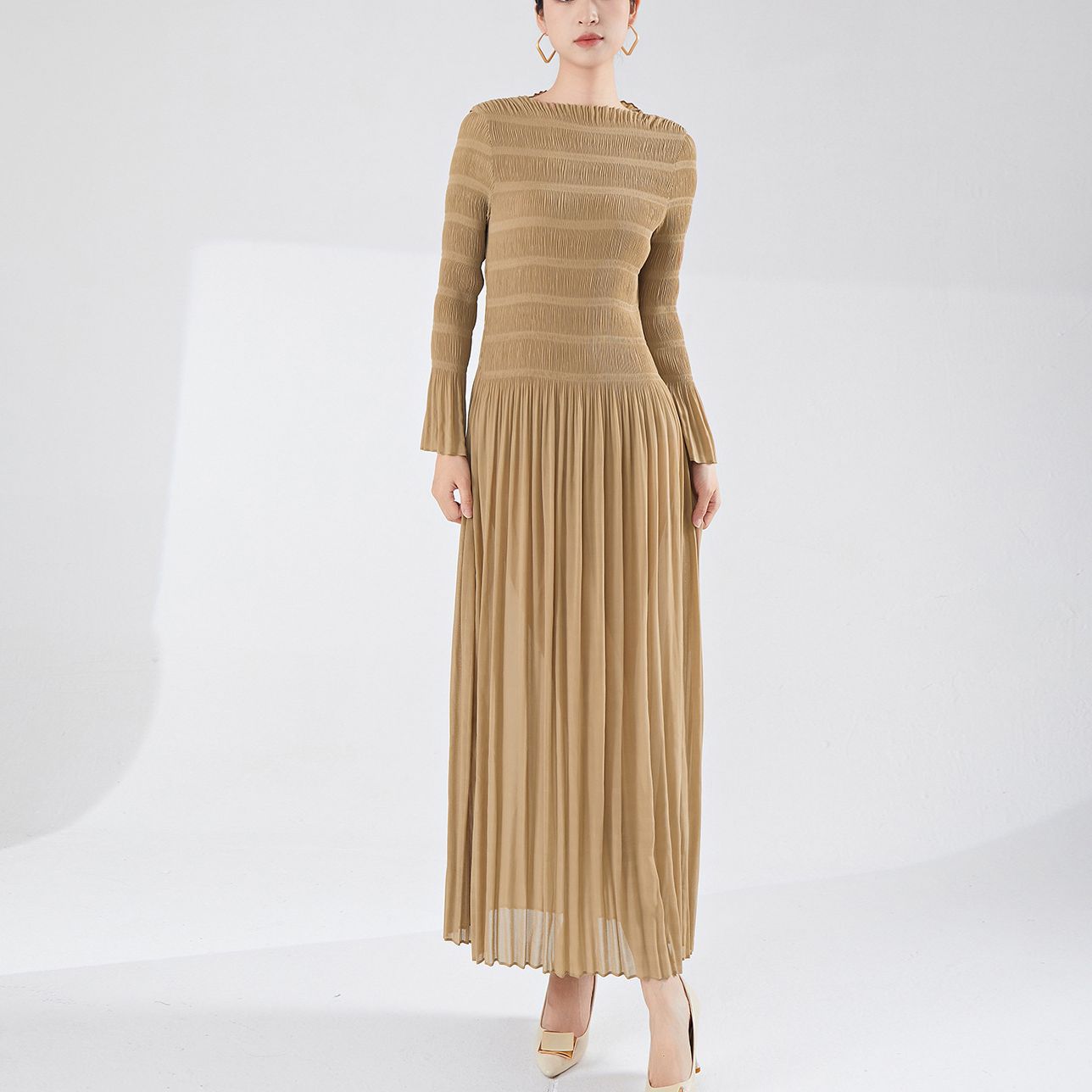 Unique and chic high-end dress women's new bottoming pleated skirt long skirt autumn women's high-end feeling