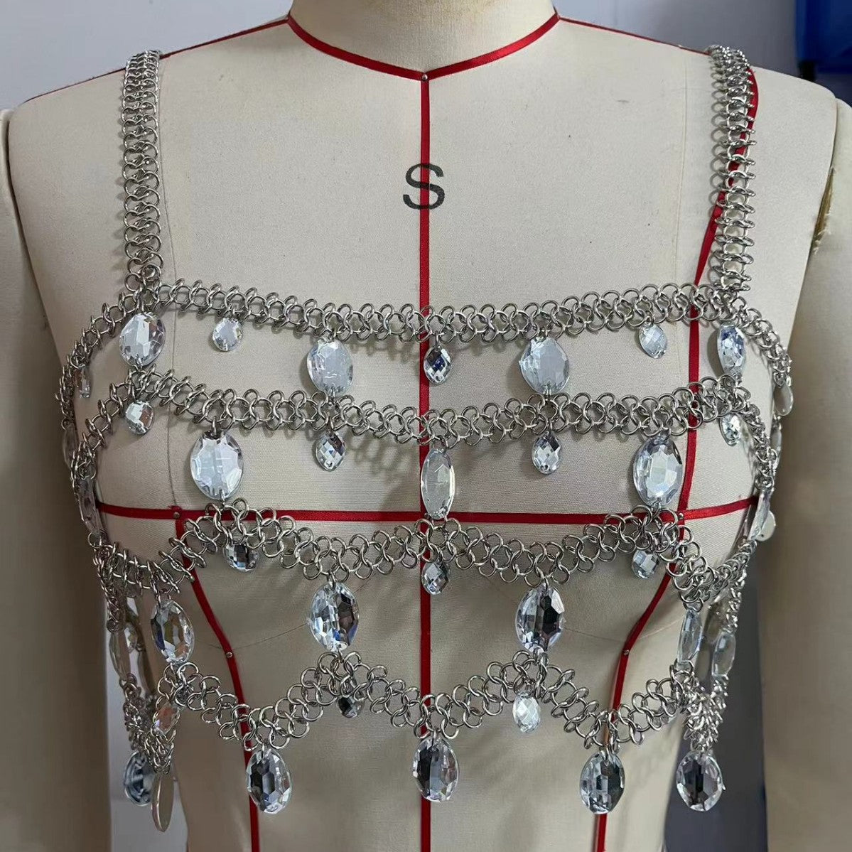 F4942Y 2025 vest multi-strip punk fringed chain neck big diamond top small vest body chain chest chain 2025