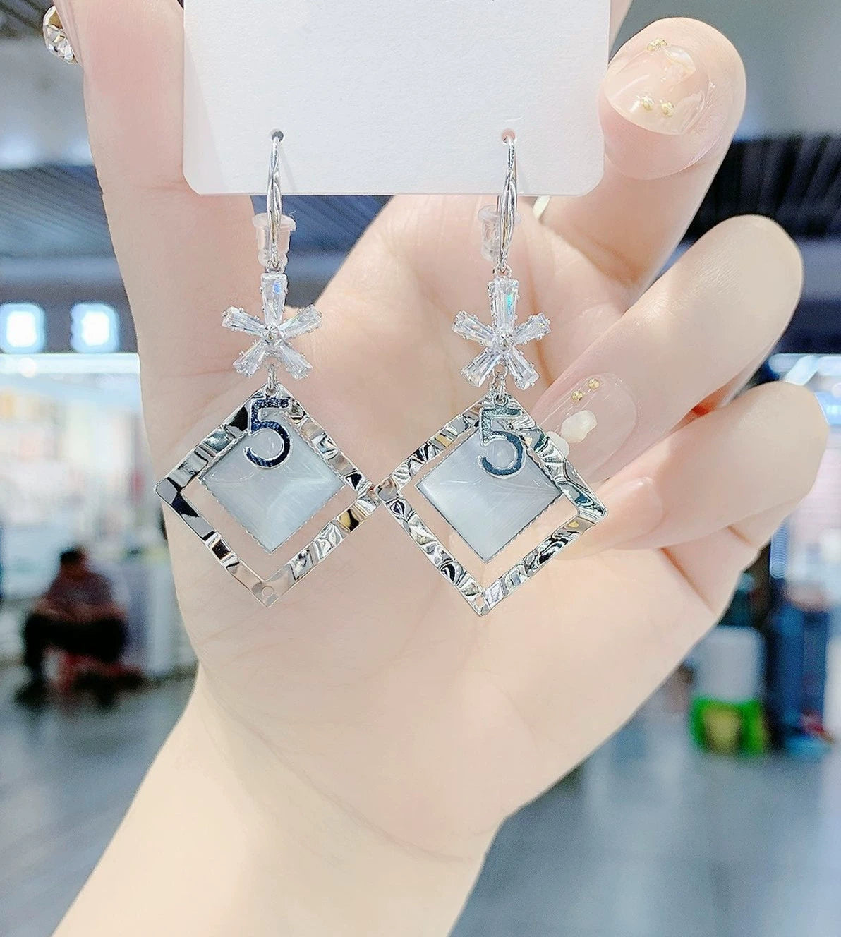 Premium geometric rhombus flower earrings 2025 new Korean temperament Internet celebrity personality explosion opal earrings