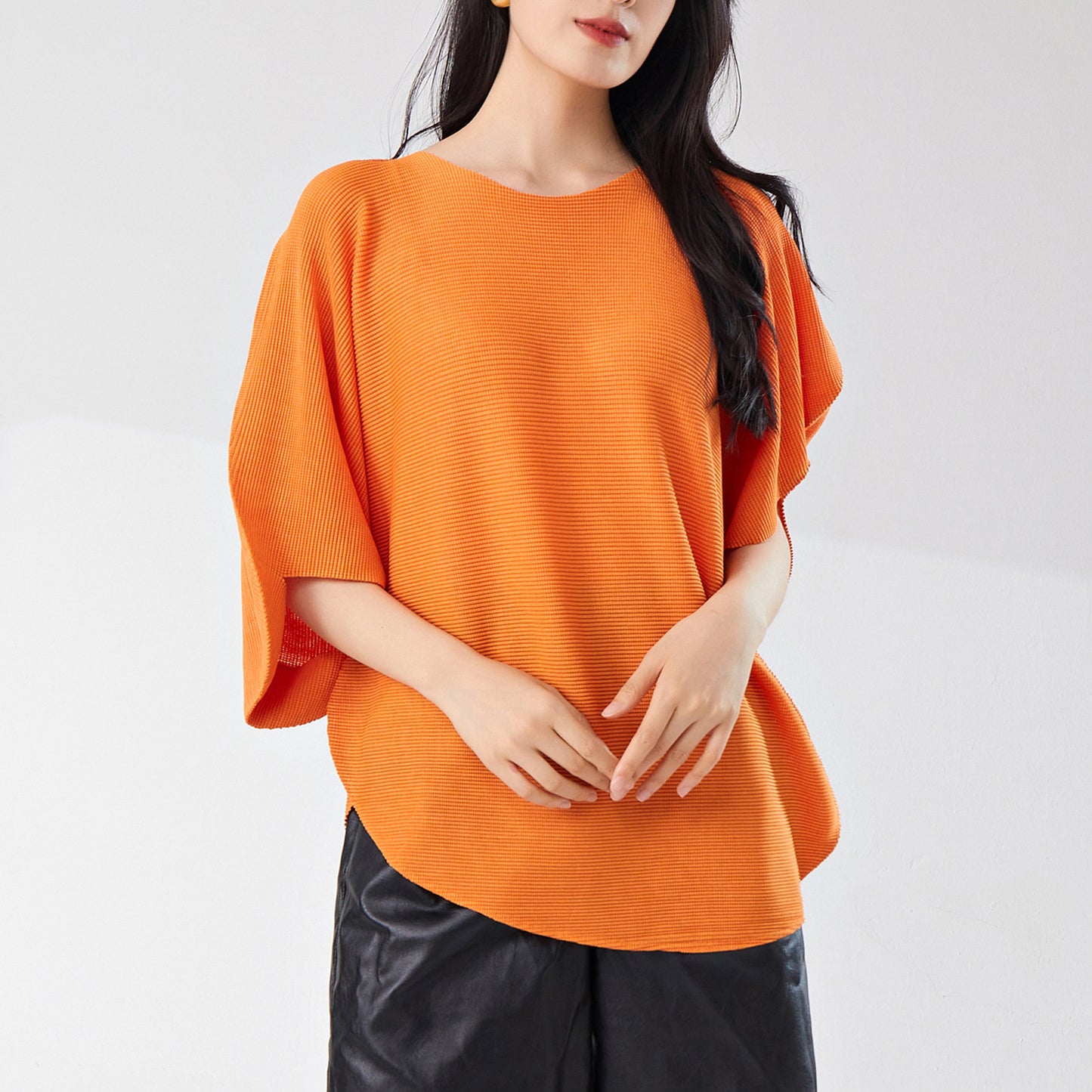 2025 Fashion women's clothing large-size women's t-shirt design sense niche loose bat sleeves simple and versatile casual top