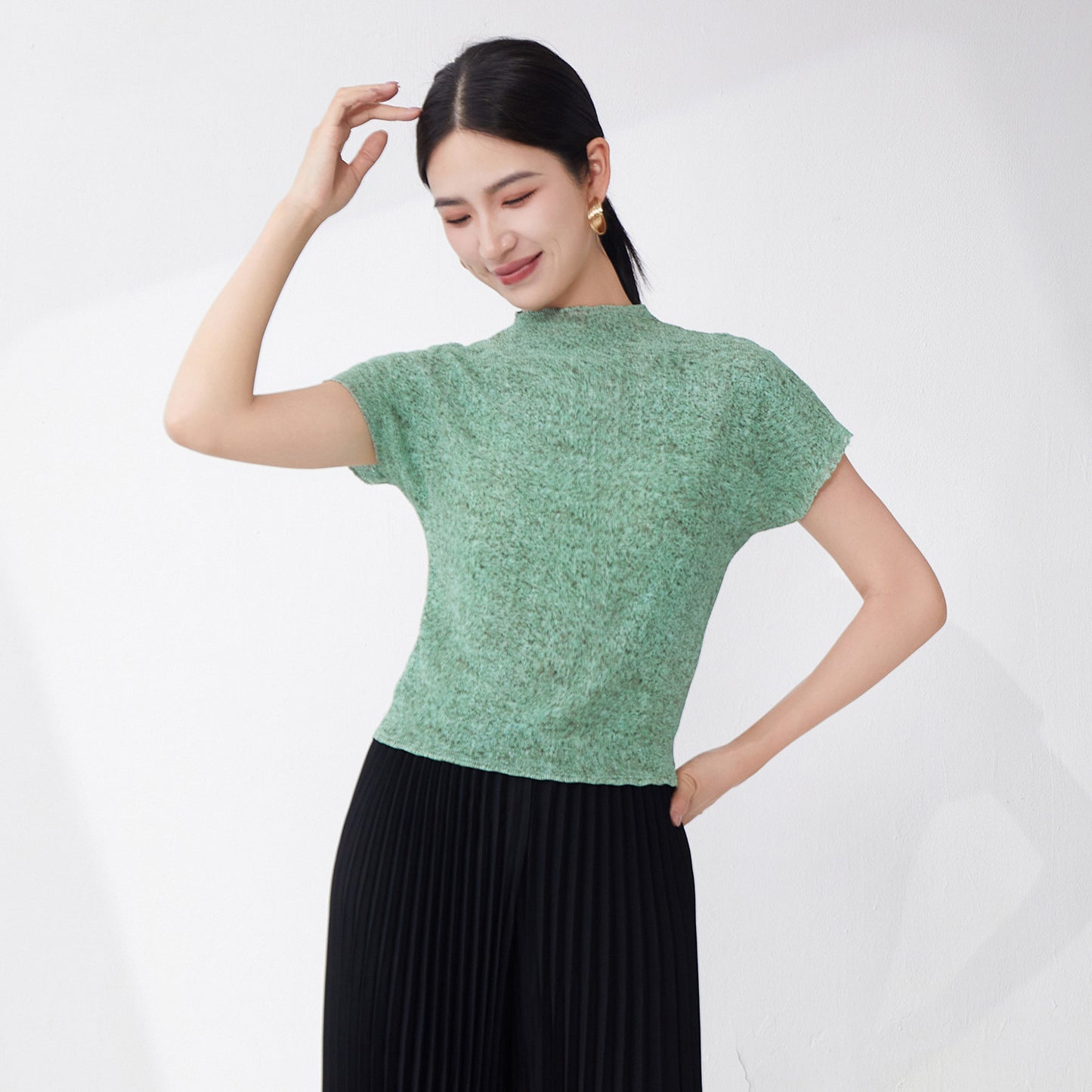 Pleated unique and beautiful t-shirt niche design sense fashionable age reduction loose meat cover commuting versatile short-sleeved top summer