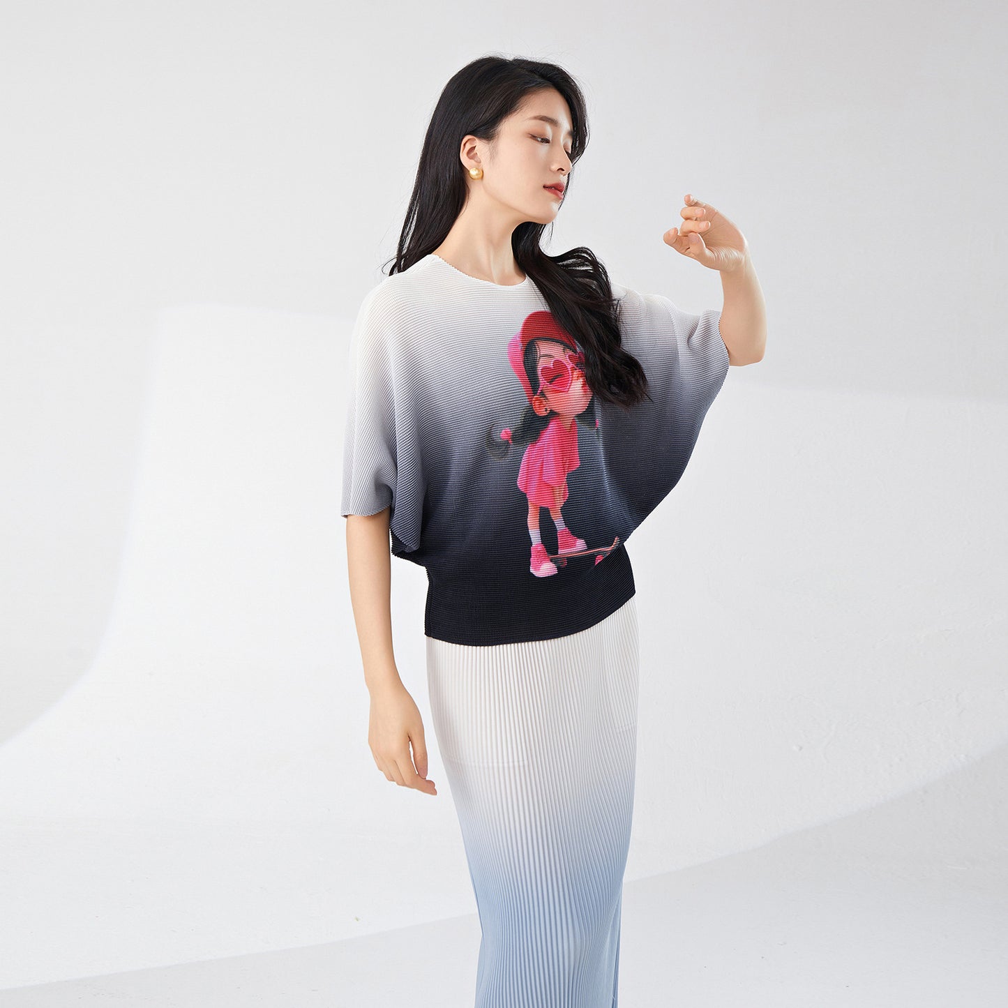 2025 Gradual change t-shirt loose women's bat sleeves round neck loose pullover summer new commuter versatile top