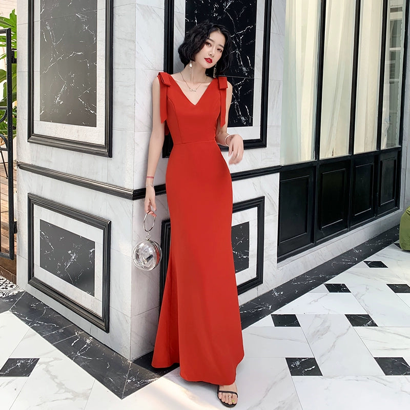 Evening dress dress women's new banquet temperament long noble simple generous high-end atmospheric elegant dress