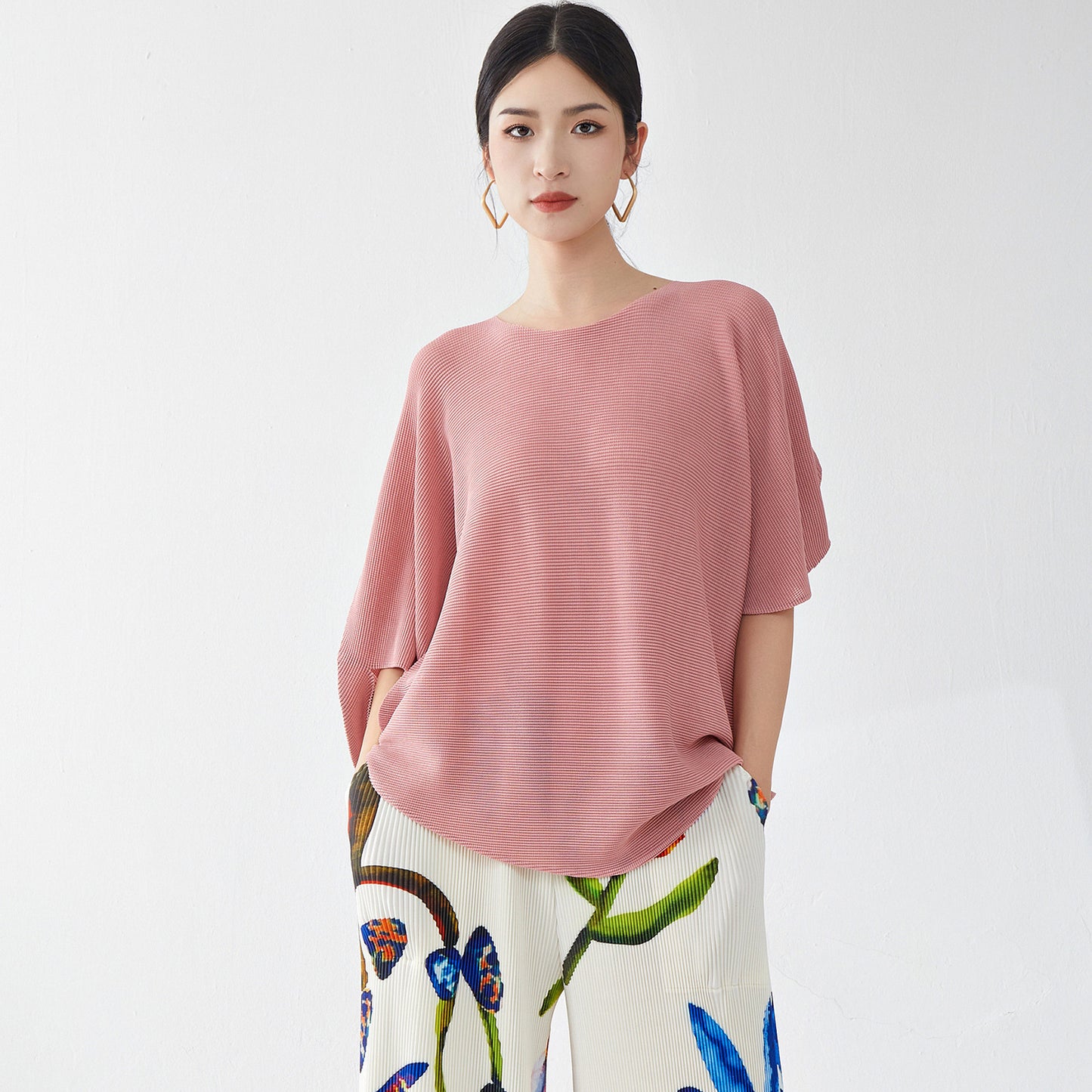 2025 Fashion women's clothing large-size women's t-shirt design sense niche loose bat sleeves simple and versatile casual top