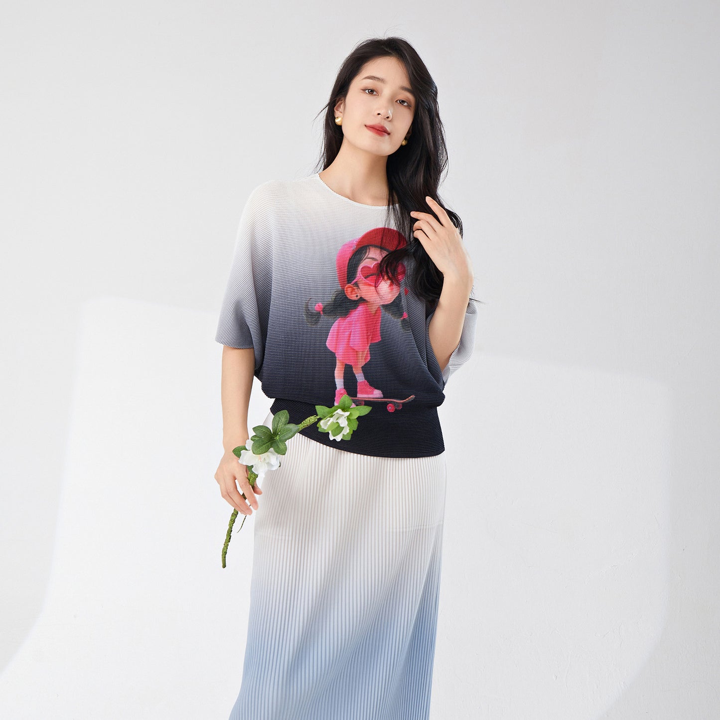 2025 Gradual change t-shirt loose women's bat sleeves round neck loose pullover summer new commuter versatile top