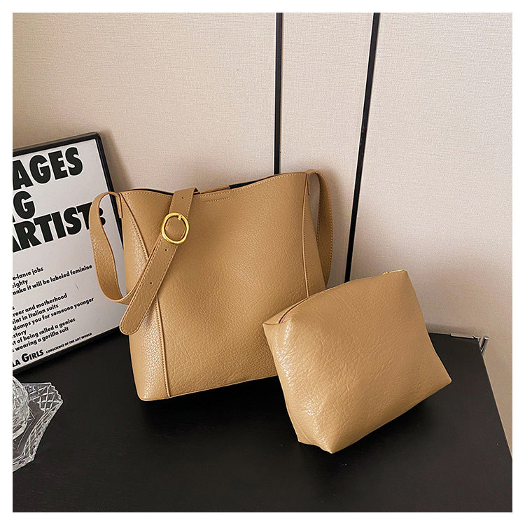 MAOXIANGSHOP 2025 Autumn and winter fashion and popular versatile bucket mother and child bag simple large capacity commuting shoulder bag texture messenger women's bag bag
