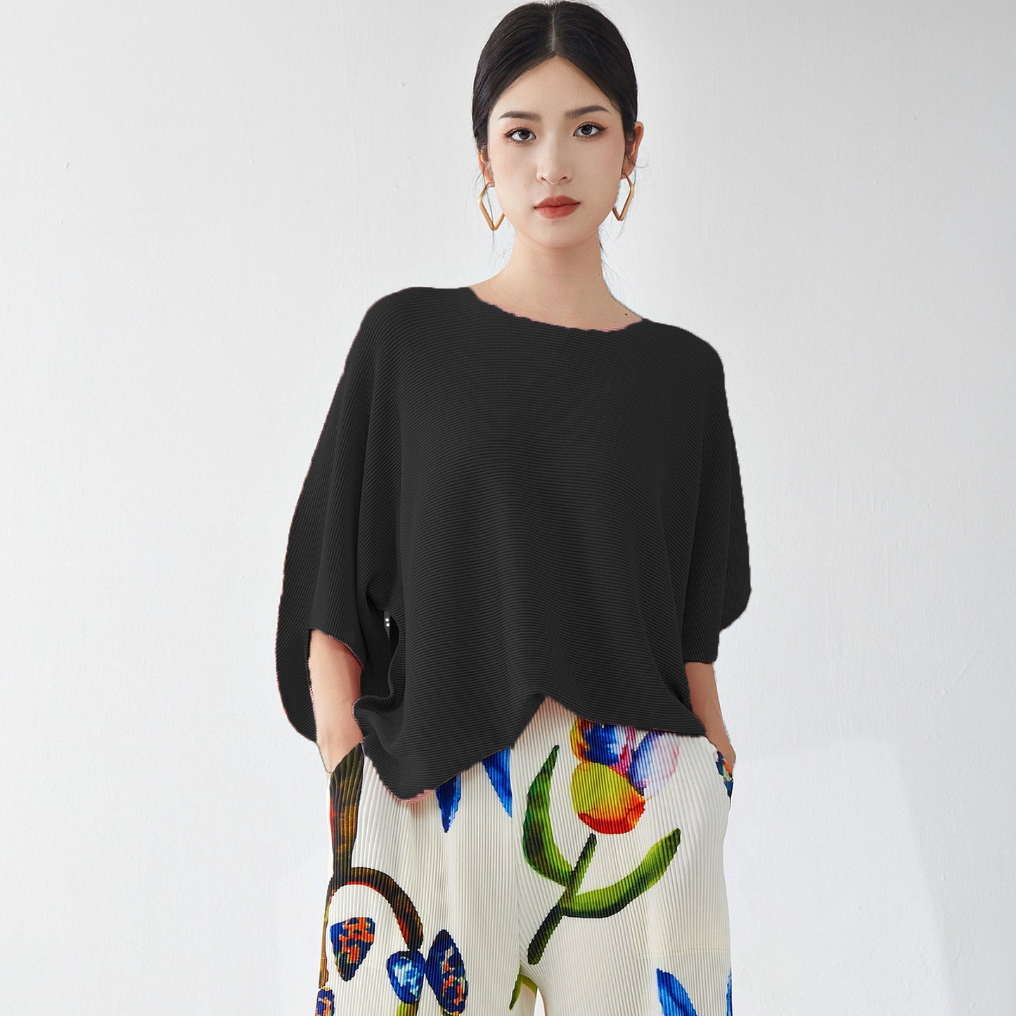 2025 Fashion women's clothing large-size women's t-shirt design sense niche loose bat sleeves simple and versatile casual top