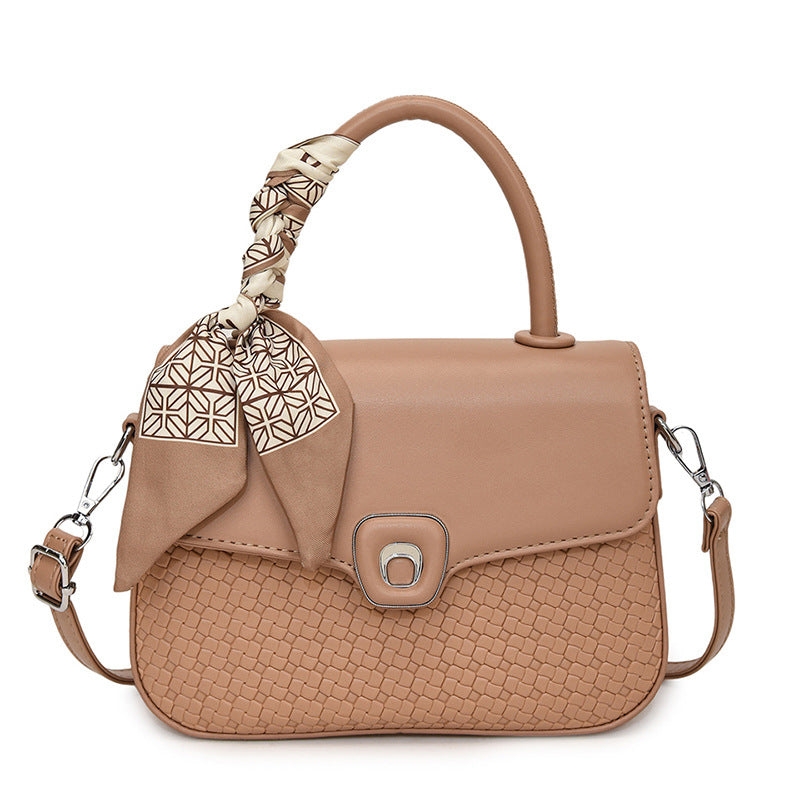 2025 Crossbody bag high-end light luxury handbag women's new fashion simple saddle bag versatile commuter women's shoulder bag