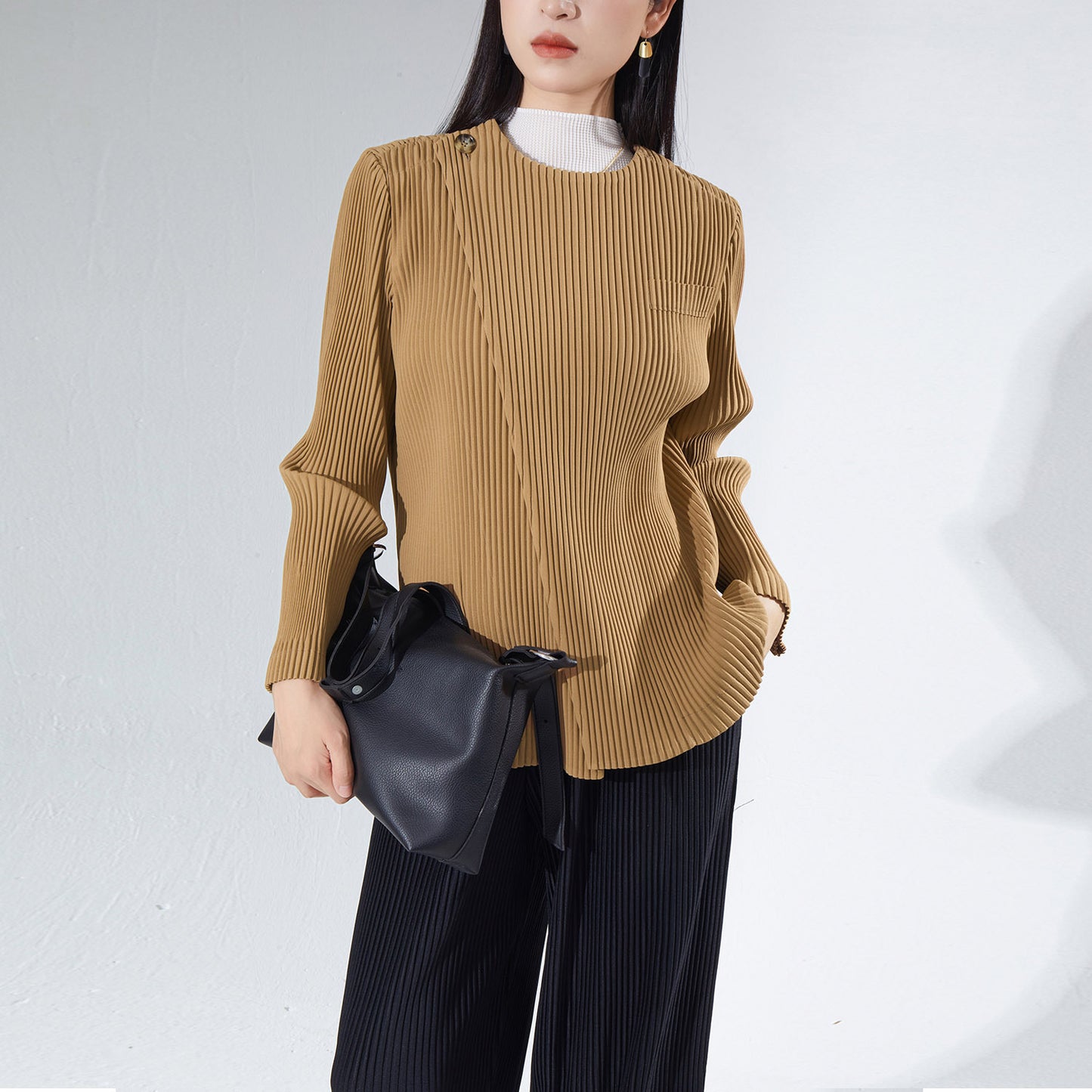 2025 Design sense two ways to wear knitted sweater top thick autumn women's clothing high-end sense new pleated cardigan jacket women