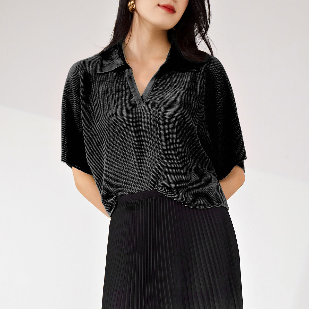 2025 Clothes Women's Short Sleeve 1688 Wholesale Supply High Waist Short V-Neck Small Fashion Casual Versatile T-Shirt
