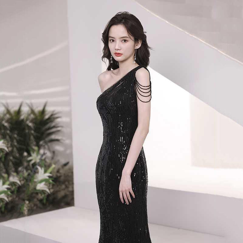Sequined fishtail evening dress dress women's 2025 new temperament long shoulder tassel sexy host banquet dress