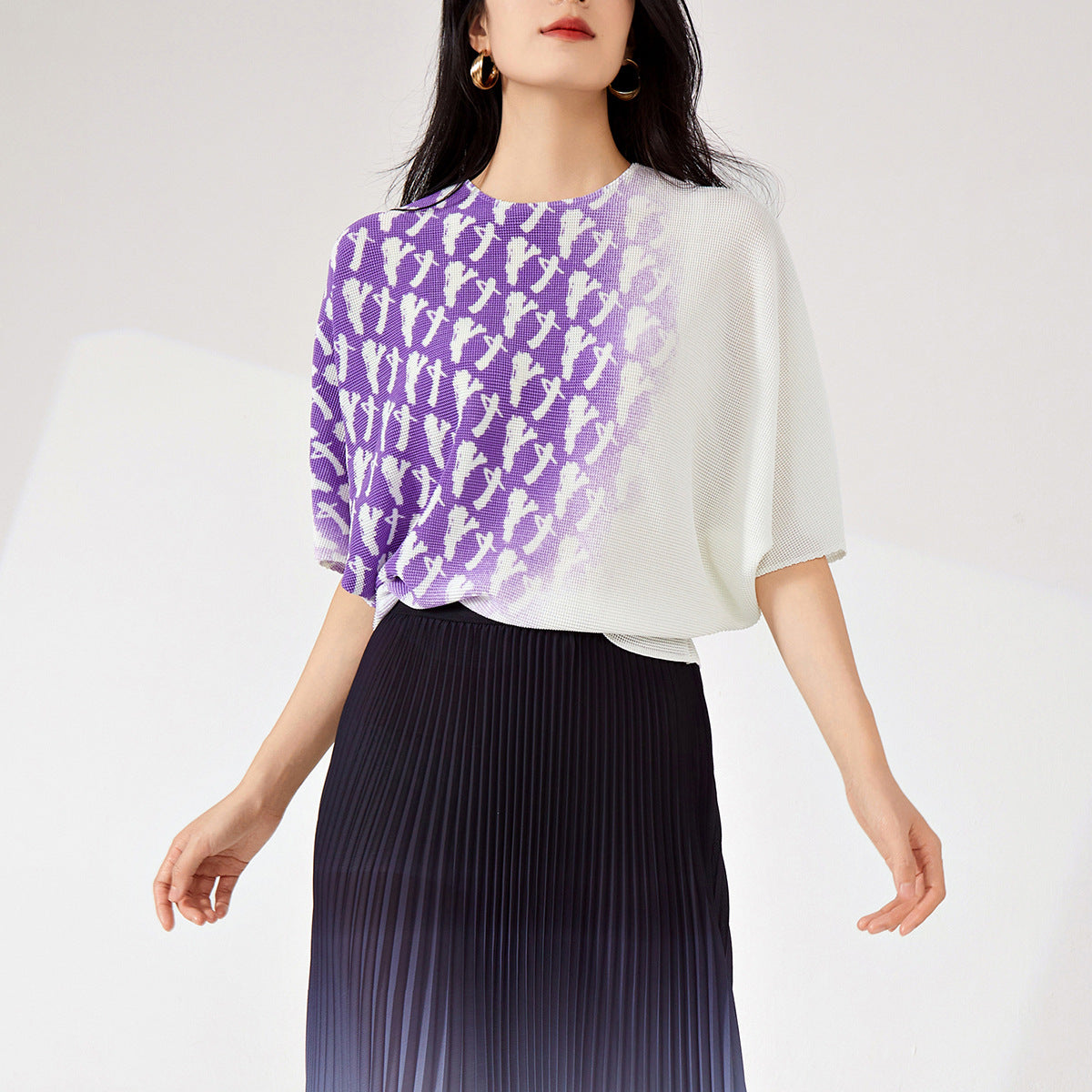 2025 Fashion knitted sweater women's single-piece printed bat sleeve loose large size meat-covering pullover top
