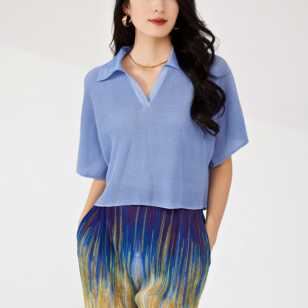 2025 Clothes Women's Short Sleeve 1688 Wholesale Supply High Waist Short V-Neck Small Fashion Casual Versatile T-Shirt
