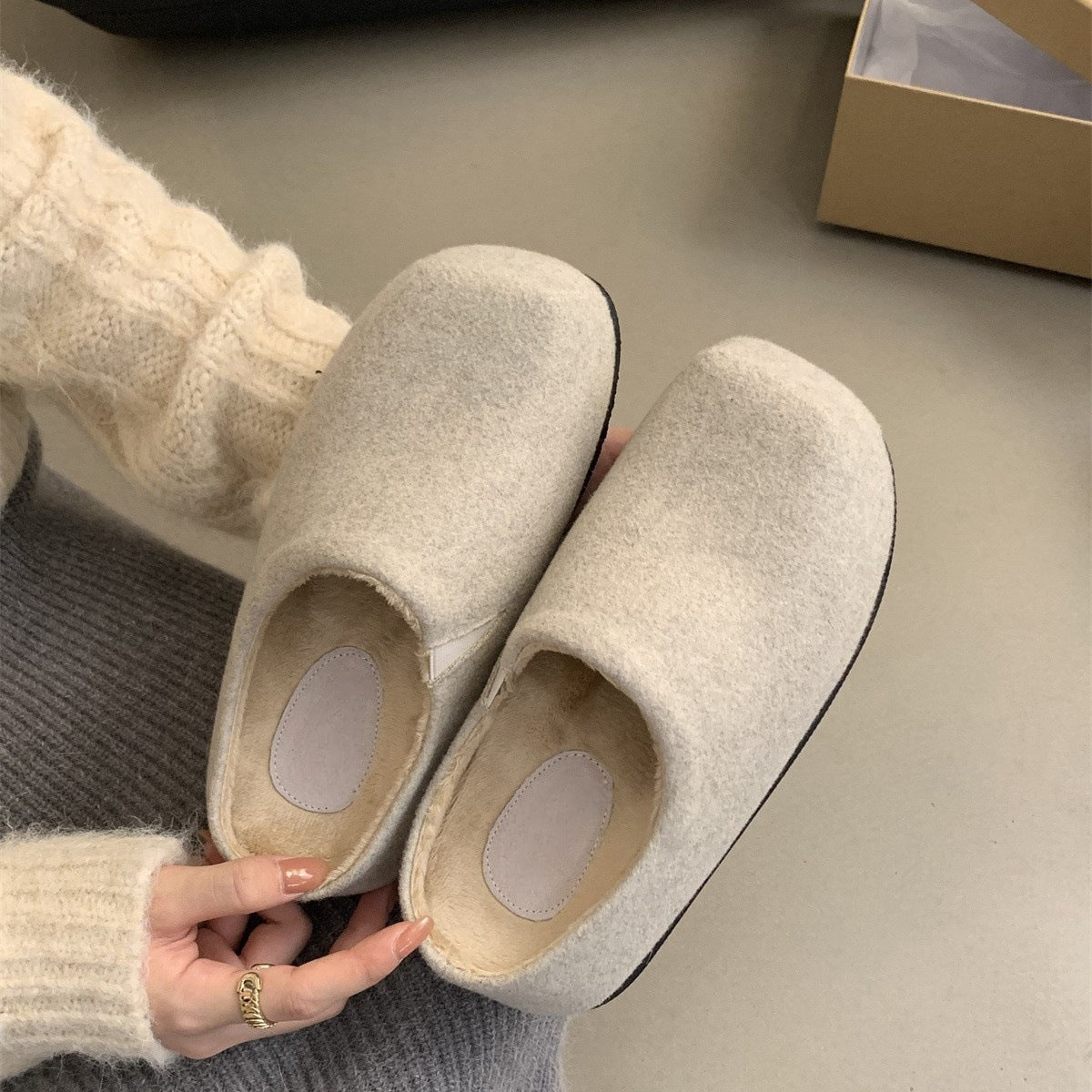 2025 Height-increasing thick-soled bag head half slippers women's popular new Internet celebrity muffin fluffy slippers women wear muller shoes