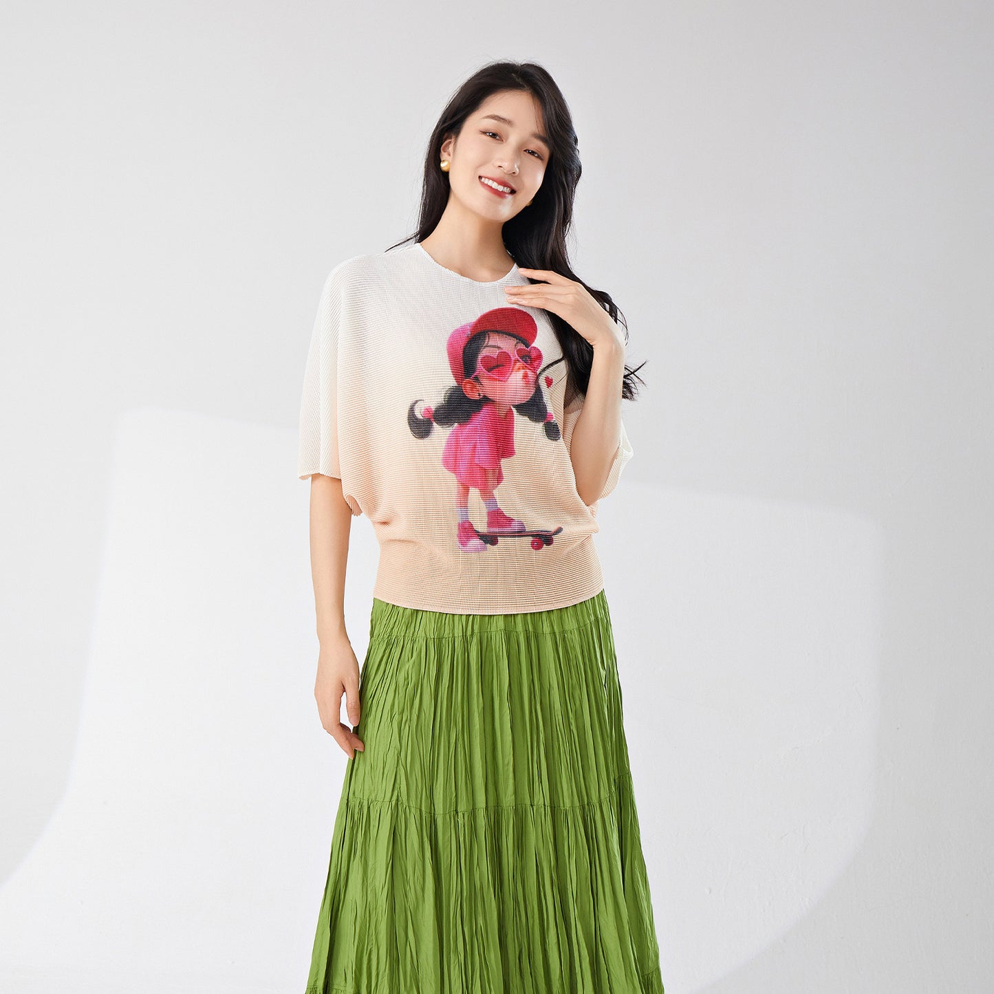 2025 Gradual change t-shirt loose women's bat sleeves round neck loose pullover summer new commuter versatile top