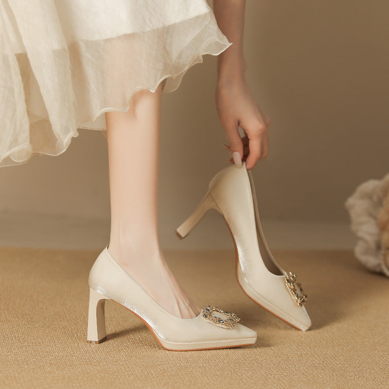 2025 8066-6 burgundy satin Xiuhe shoes square buckle pointed thick heel high heels not tired feet temperament single shoes women