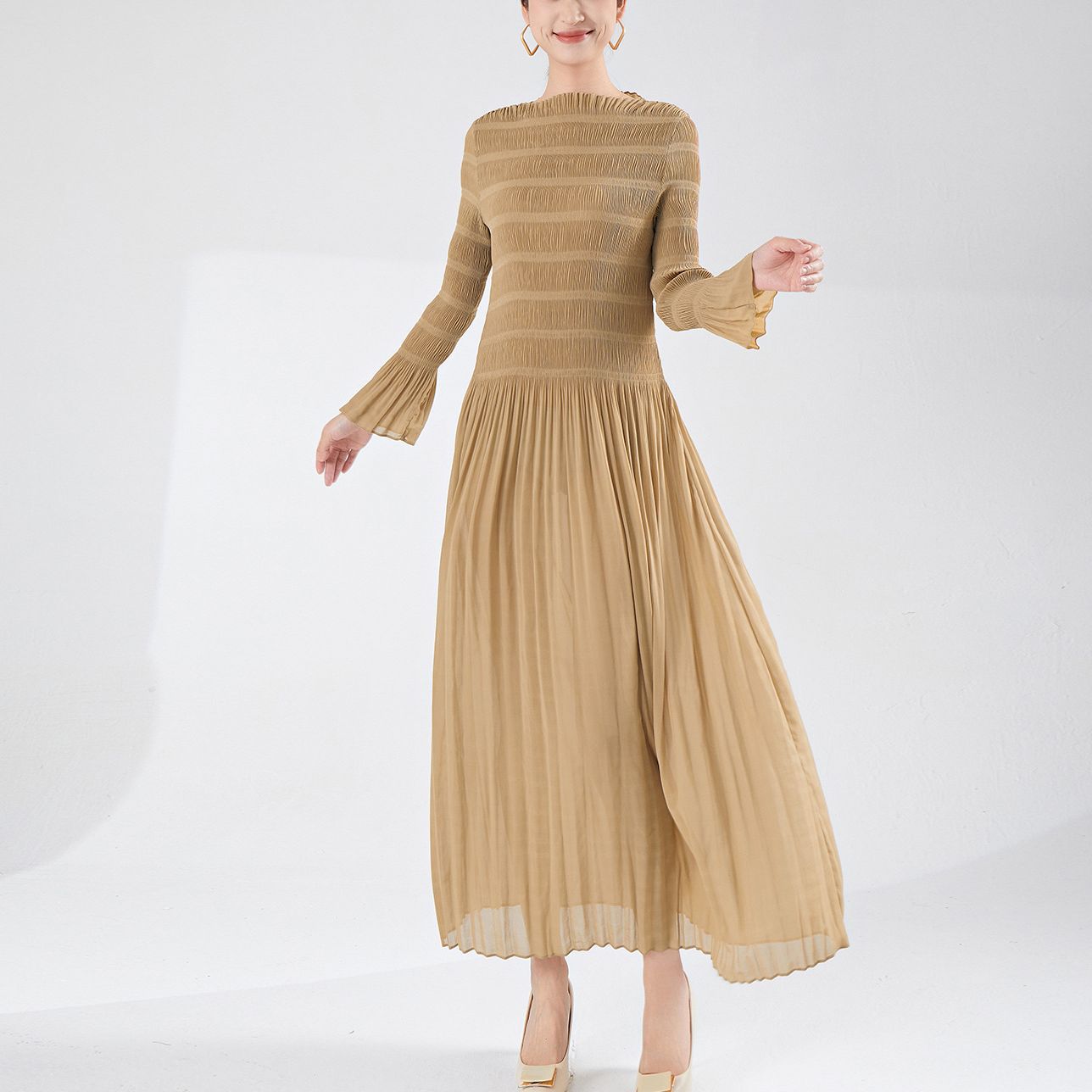 Unique and chic high-end dress women's new bottoming pleated skirt long skirt autumn women's high-end feeling