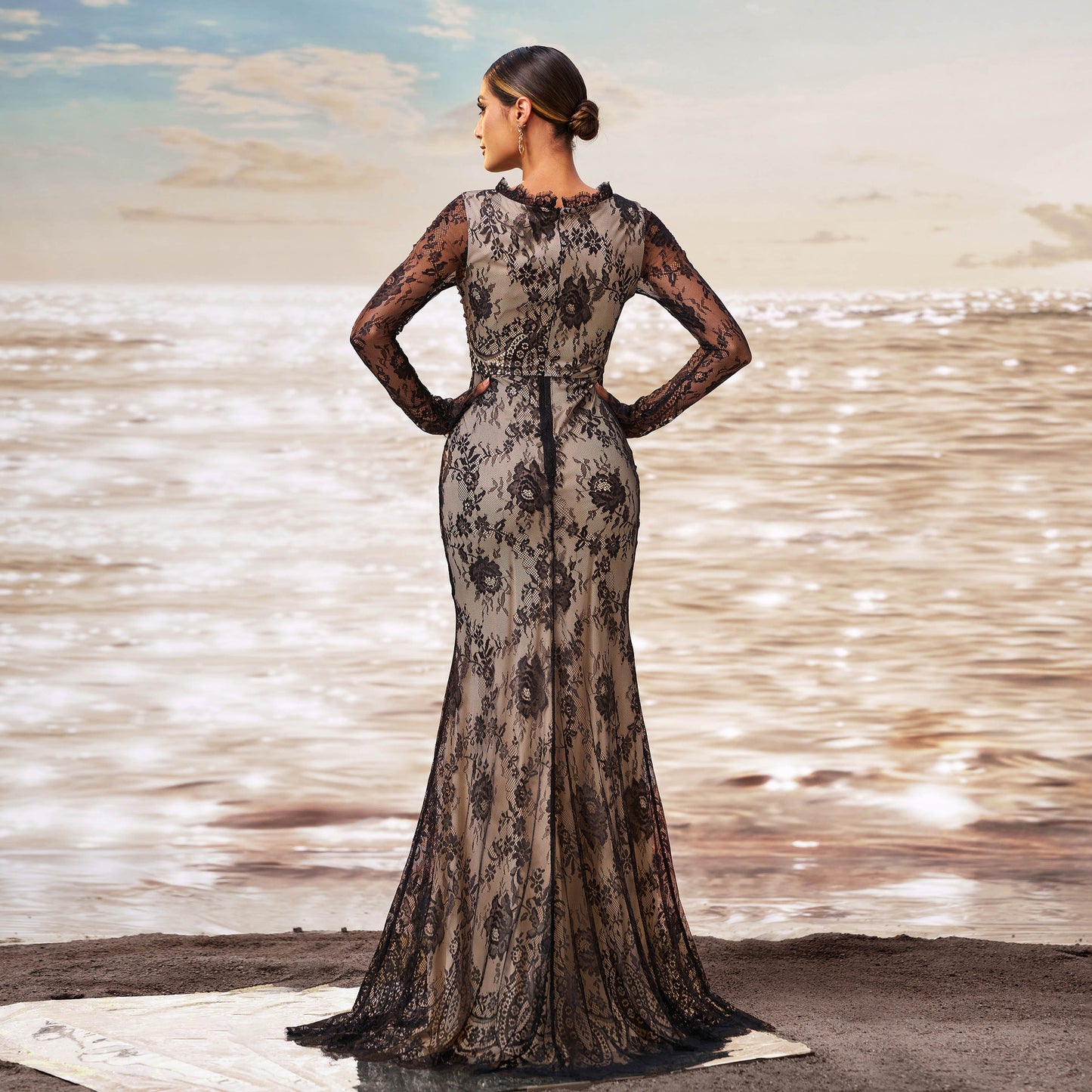 2025 new high-end long-sleeved crew neck banquet mesh yarn hip-wrapped fishtail evening dress bridesmaid dress women