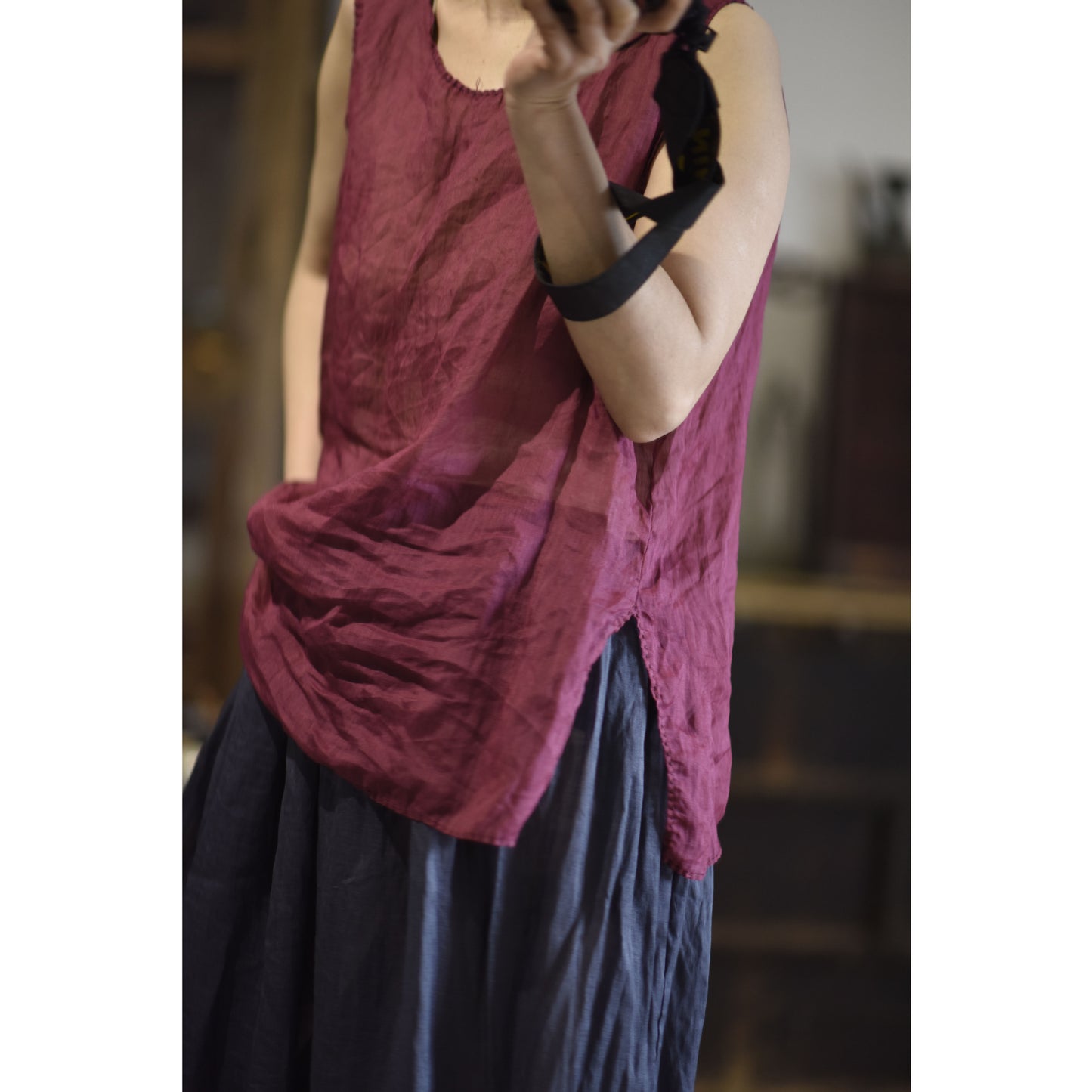 2025 23/3 minor, literary and simple spring and summer ramie light hand-sewn thread pullover vest