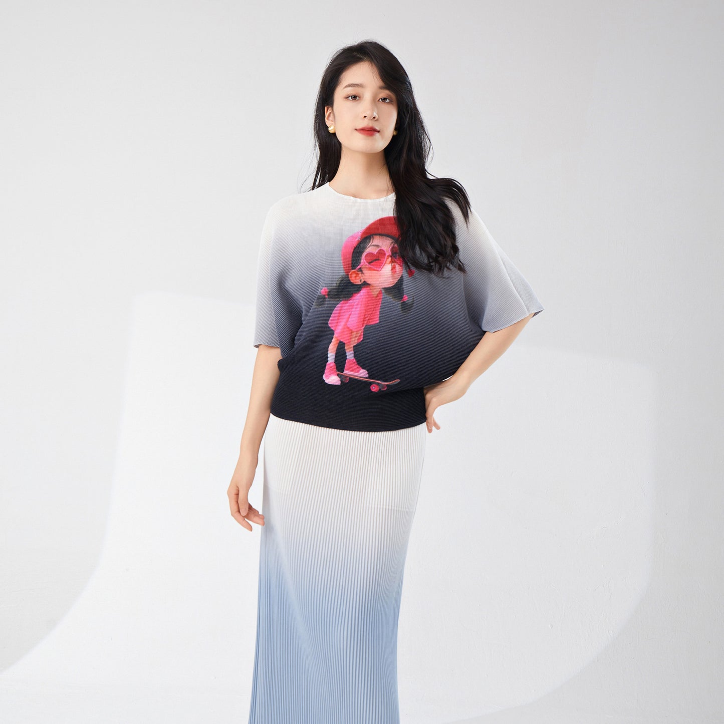 2025 Gradual change t-shirt loose women's bat sleeves round neck loose pullover summer new commuter versatile top