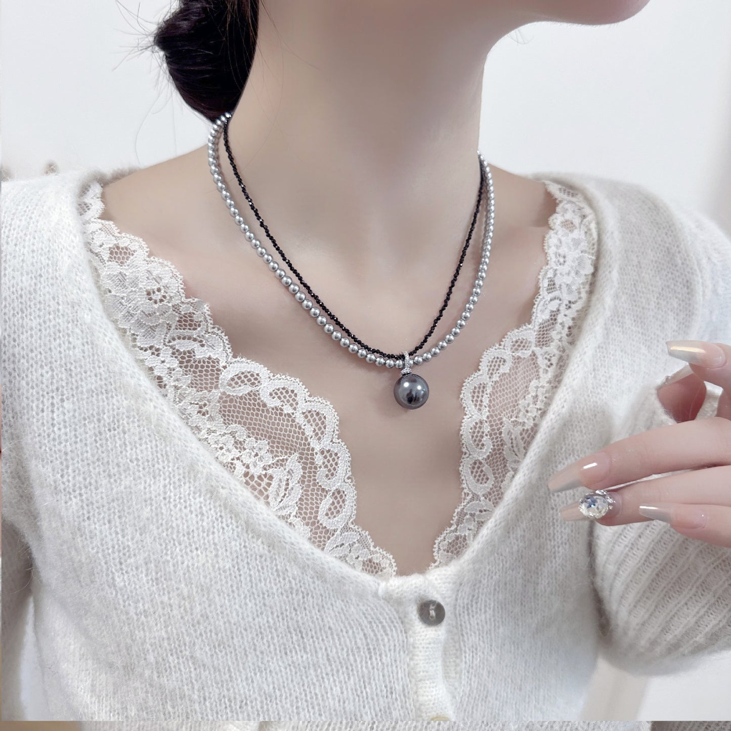 2025 High-end pearl necklace women's double-layer niche design sense light luxury versatile collarbone chain neck chain temperament elegant accessories