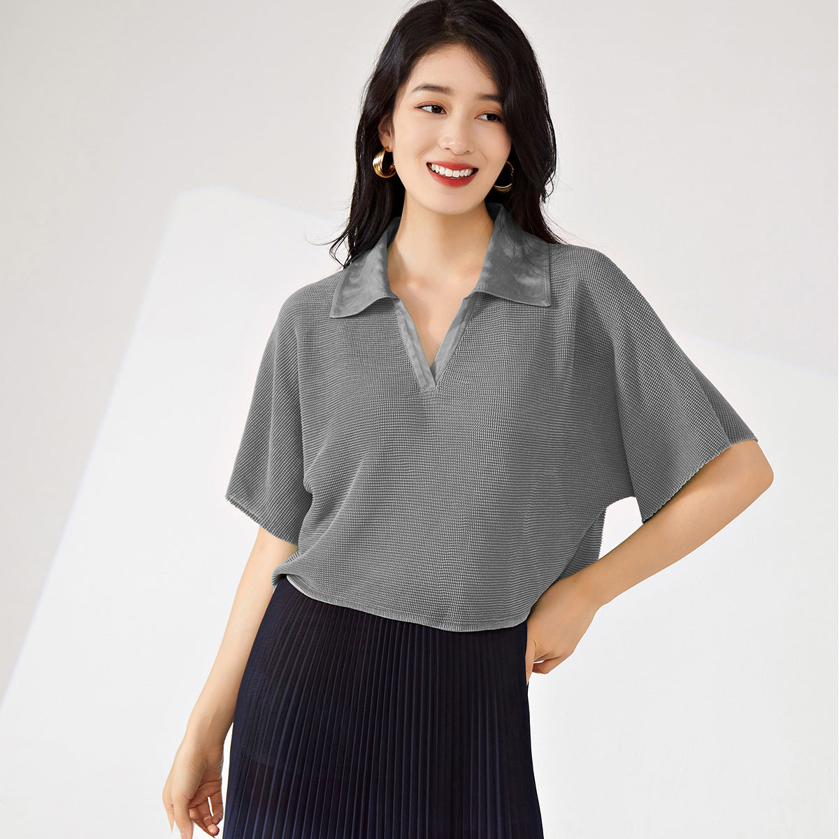 2025 Clothes Women's Short Sleeve 1688 Wholesale Supply High Waist Short V-Neck Small Fashion Casual Versatile T-Shirt