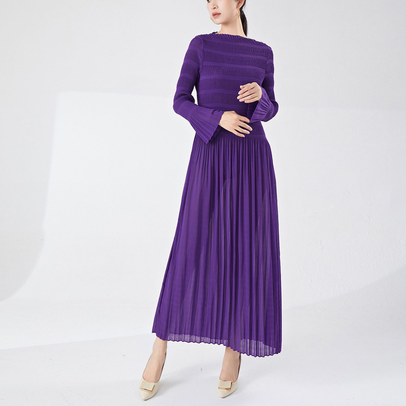 Unique and chic high-end dress women's new bottoming pleated skirt long skirt autumn women's high-end feeling