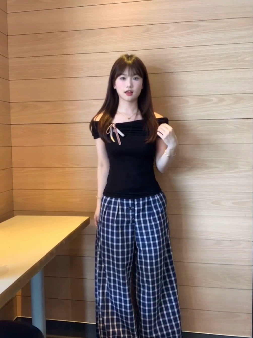 One-word neck bow tie-up black short-sleeved T-shirt women's summer pure desire wind sweet and spicy slim-fitting off-the-shoulder top
