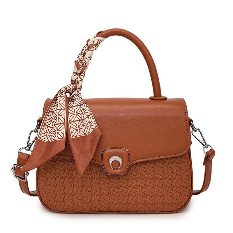 2025 Crossbody bag high-end light luxury handbag women's new fashion simple saddle bag versatile commuter women's shoulder bag