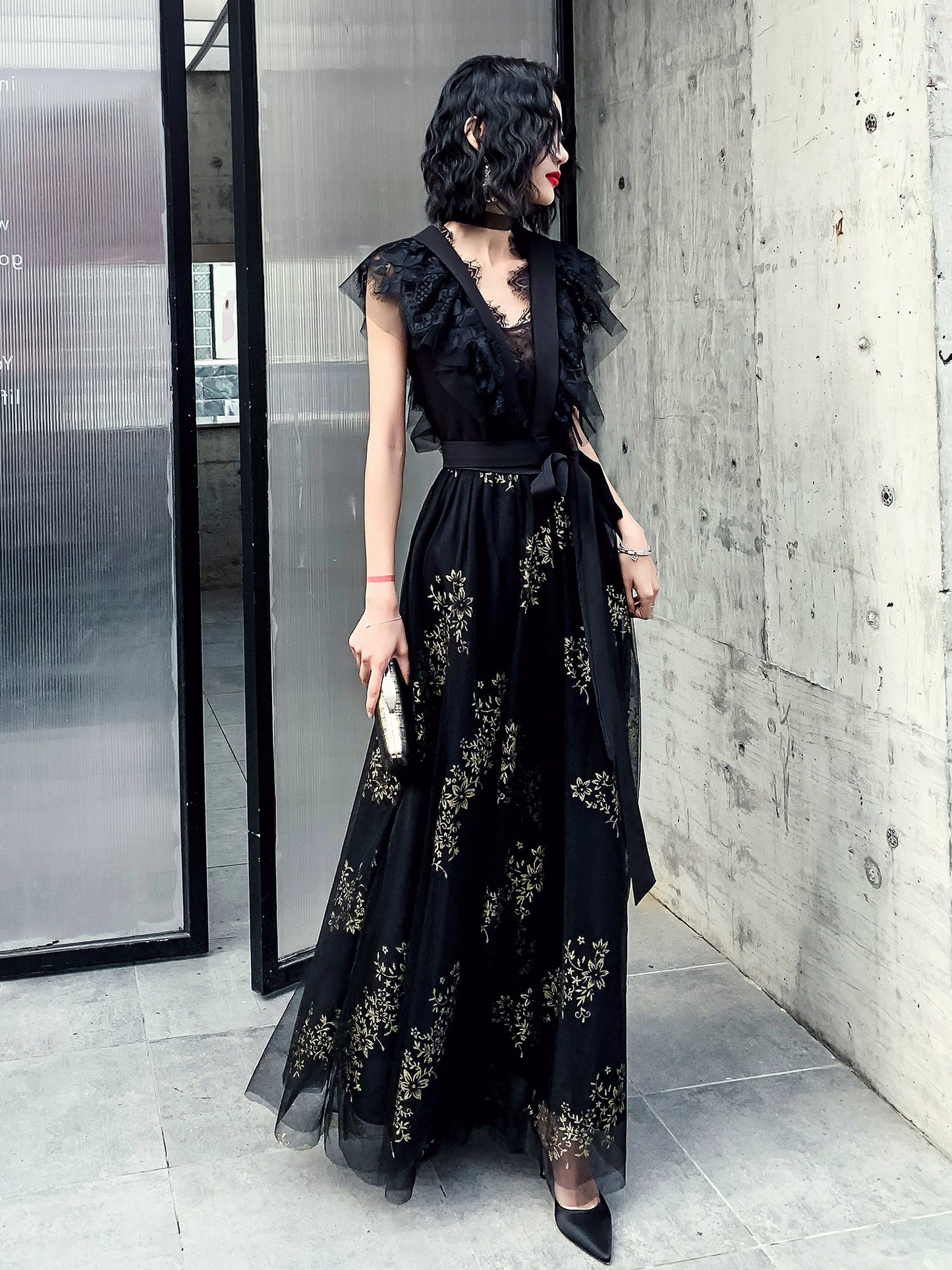 Black evening dress skirt women's high-end banquet temperament can usually be worn host noble, simple and generous long light luxury
