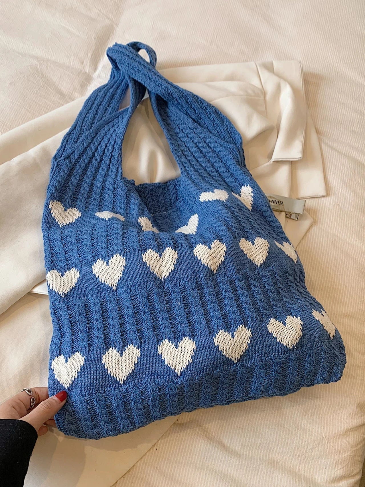 Fashionable Valentine's Day Solid Color Knitted Material with Heart shaped Decoration Open Top Women's One Shoulder Tote Bag