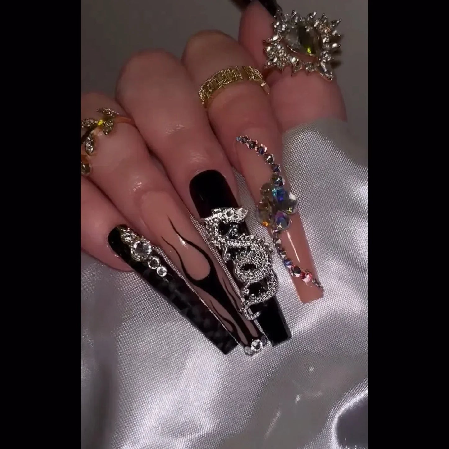 maoxiangshop 24Pcs Coffin False Nails Purple Butterfly Designs Fake Nails with Shiny Rhinestone Wearable French Full Cover Press on Nails