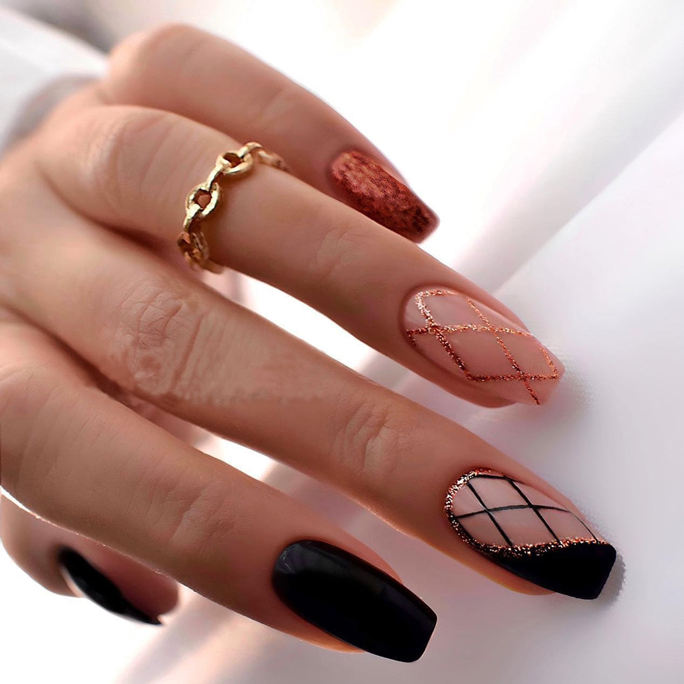 24Pcs Short Square Head Fake Nail with Glue Wearable Grey Coffin False Nails French Full Cover Press on Nails Manicure Art Tips
