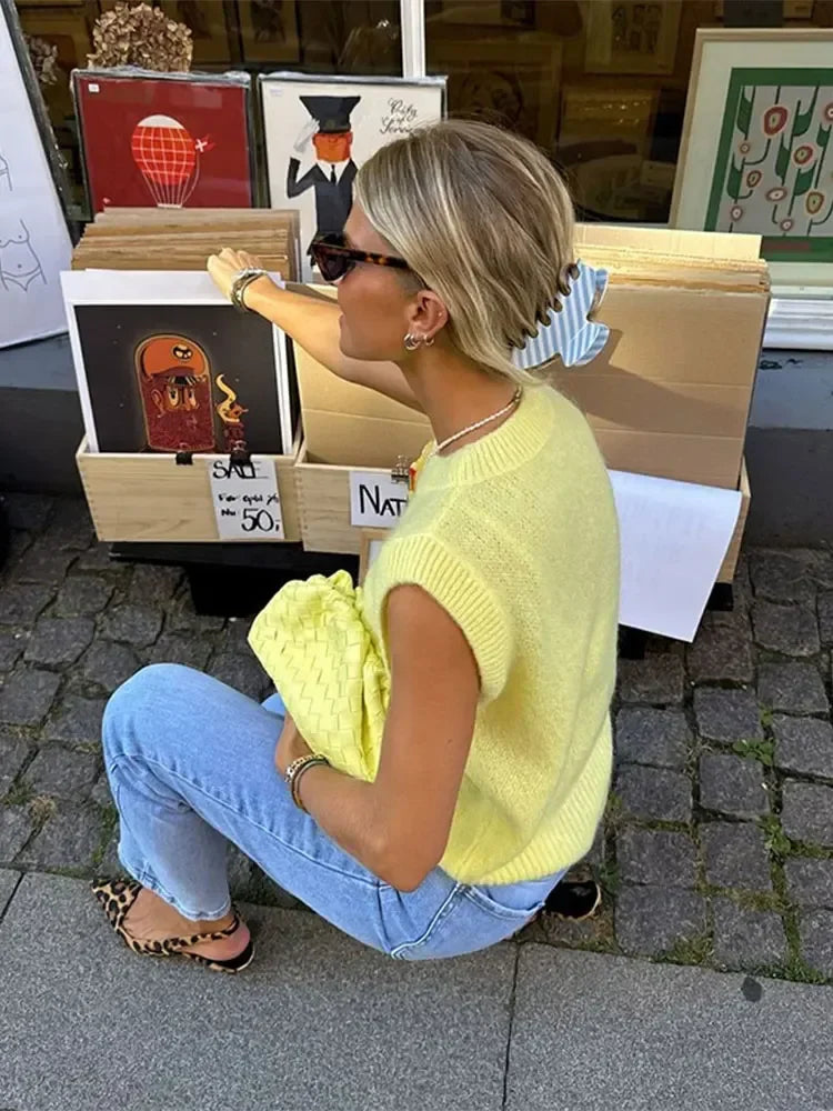 maoxiangshop - Casual Sleeveless Loose Knitted Pullover Tops Elegant Yellow O-neck Vests Women 2024 Autumn Female Commuting Jumper Sweaters