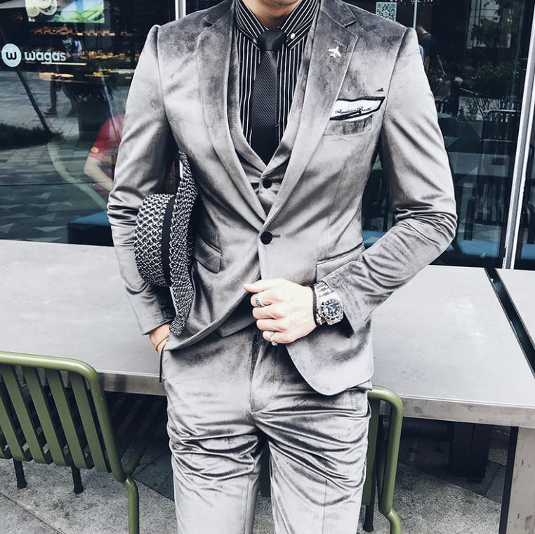 maoxiangshop New Trendy Silver Velvet Men Suits Nothched Lapel Three Pieces Formal Prom Blazers For Male Hot Sale Mens Sim Fit Suits Set