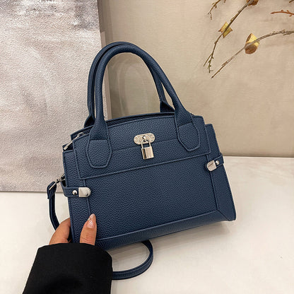 MAOXIANGSHOP 2025 spring new portable small square bag fashionable and popular versatile shoulder bag simple versatile ins messenger bag bag