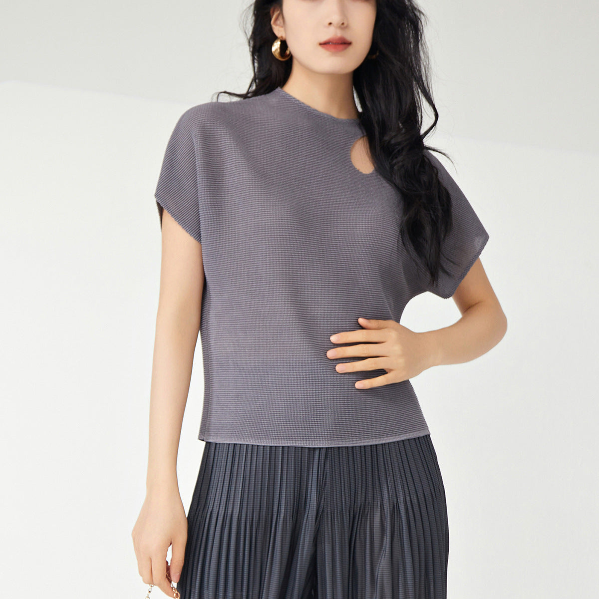 2025 Women's Superior Summer Short Sleeve Solid Color Loose and Simple Versatile Clavicle Character Pullover T-shirt Top