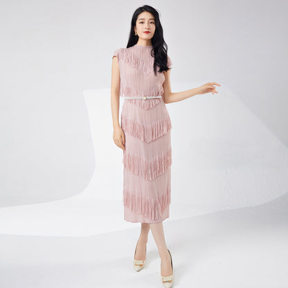 Hot-selling summer women's pleated dress, high-end sense fringed short-sleeved temperament, elegant straight medium and long skirt, Popular style