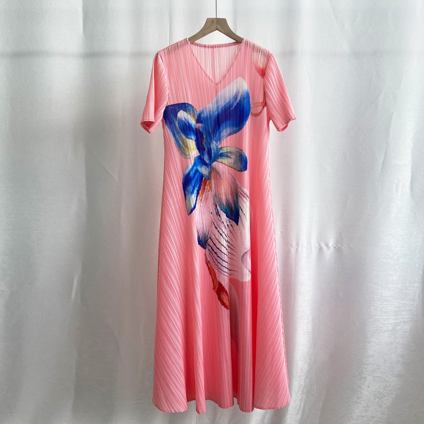 dress high-end women's clothing summer new v-neck black printing loose large size pleated medium and long dress Popular style